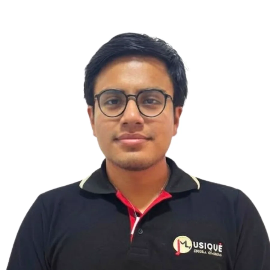 Adrián Miranda · Marketing